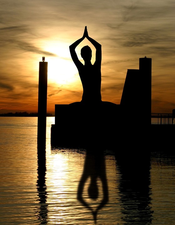 Horoucí jóga: Zpocená cesta k zdraví a pohodě